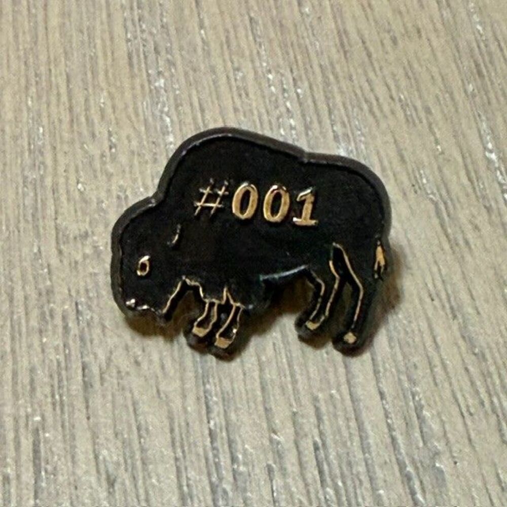 Buffalo Bison Plastic #001 Lapel Pin